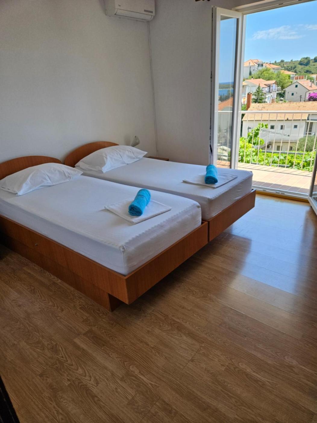 Luka'S Lodge Guesthouse & Hostel هفار المظهر الخارجي الصورة